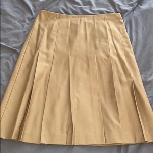 Banana republic pleated skirt